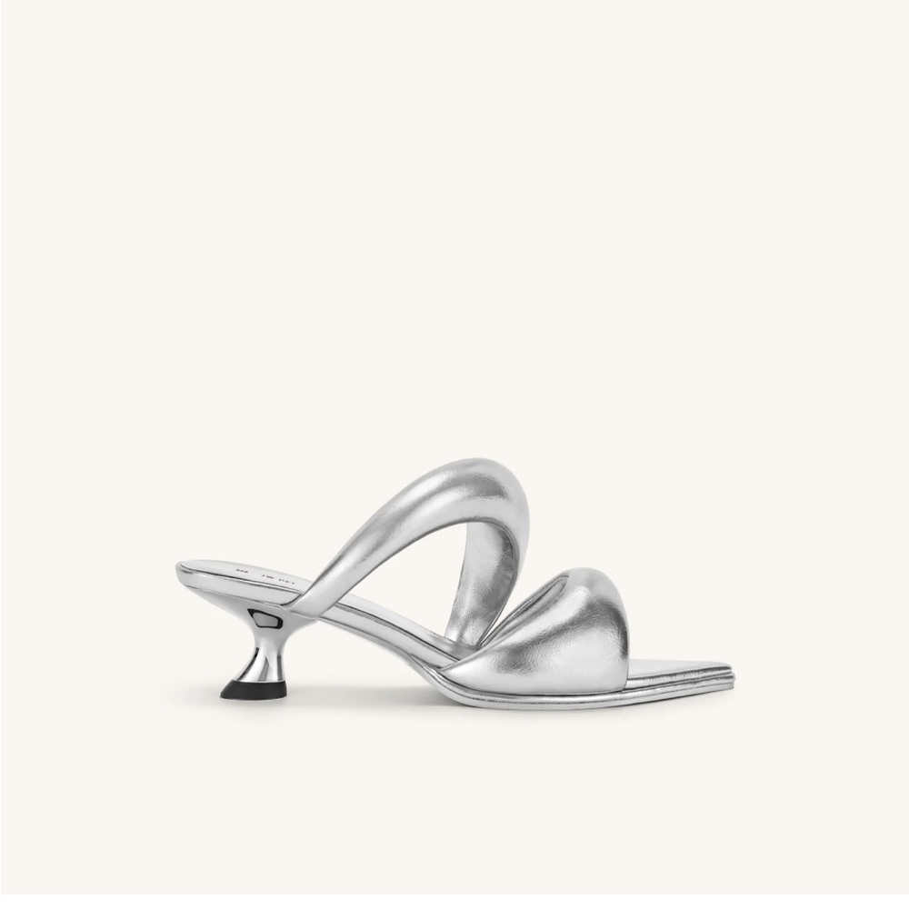 Sara Mule in metallic silver - Picture 4 of 14